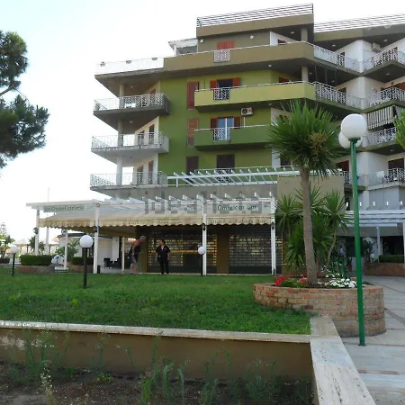 Ludo's * Giardini Naxos